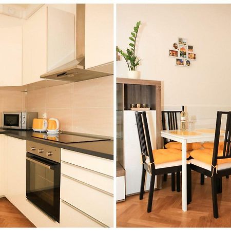 פראג Yellow Apartment Few Steps From Metro מראה חיצוני תמונה